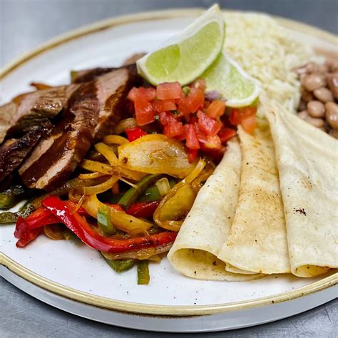 Fajitas With Grilled Steak Low Carb Healthy Fresh And Delicious Meals Delivered
