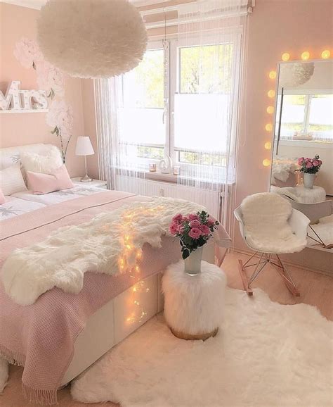 Entre l'enfance et le passage à l'âge adulte, les adolescents sont en quête de leur et il en va naturellement de même pour la décoration de leur chambre d'ado ! Décor de chambre de luxe sur Instagram: «LuxuryRoomDecor ...