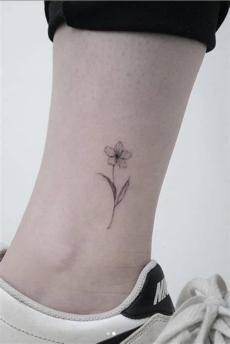 49 Beautiful Small Floral Tattoo Ideas For Womam - Page 12 of 49 - Lily