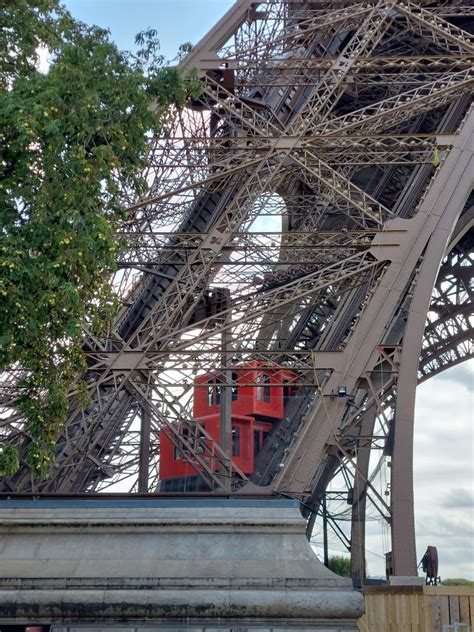 Modernisation De Lascenseur Du Pilier Nord De La Tour Eiffel Rfr