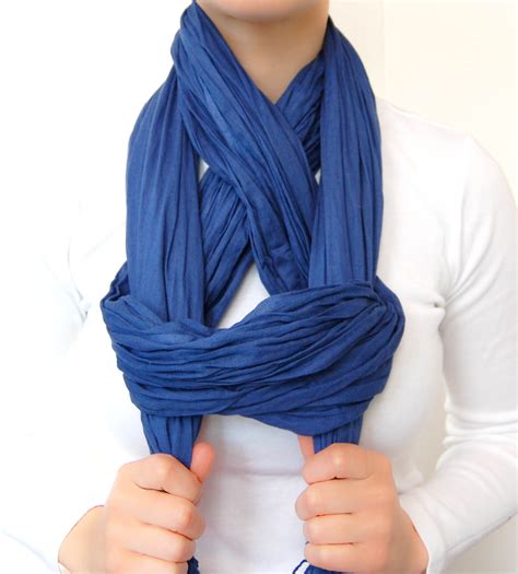 Chic Way To Tie A Scarf