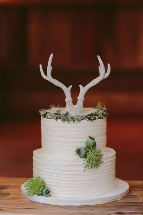 See more ideas about deer cakes, cupcake cakes, cake decorating. 84 Ways to Use Antlers for Your Rustic Wedding | Deer ...