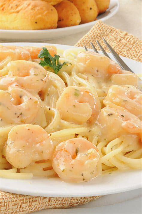 Easy shrimp scampi without wine, add pasta and you'll have dinner in less than 30 minutes. Creamy Shrimp Scampi Recipe | CDKitchen.com