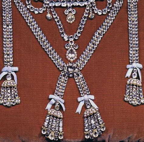The affair of the diamond necklace (french: Queen Marie Antoinette necklace | Diamonds,Tiaras ...
