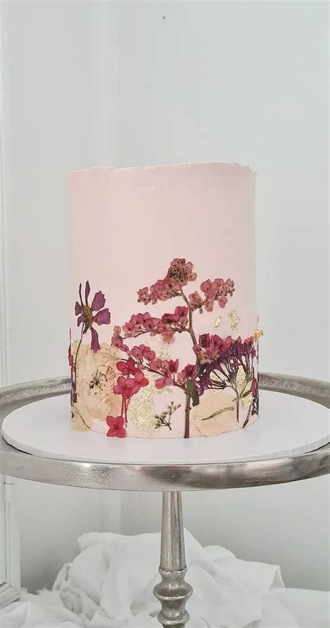 33 Edible Flower Cakes That Re Simple But Outstanding Pink Florals