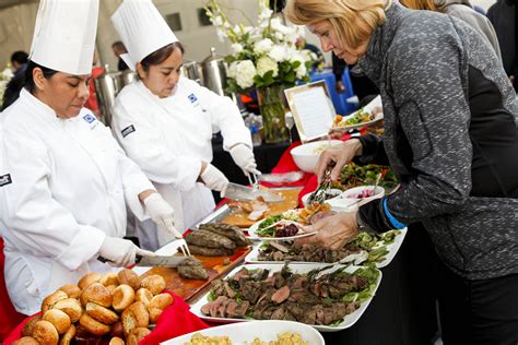 Tips to Consider When Catering Large Scale Events | Blue Plate Catering