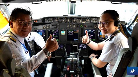 Malaysia Airlines Welcomes First Female Pilots Alnnews