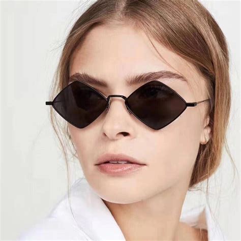 black metal frame quadrilateral sunglasses women grey lenses vintage small size women sunglasses