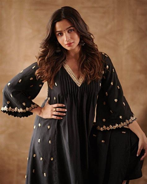 Alia Bhatt Looks Gorgeous In A Black Anarkali Dress For Darlings Promotions
