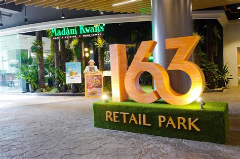 The area is well connected by major highway such as north south expressway, duke highway, and penchala link. Eat Drink KL: 163 Retail Park, Mont Kiara: Riang Ria Raya