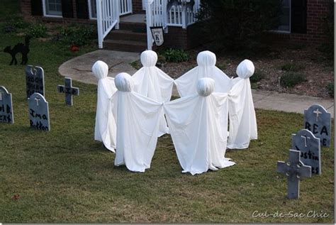 Circle Of Dancing Ghosts For Halloween For This Yard Decoration