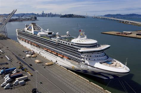 Grand Princess cruise ship passengers back in Canada - RCI | English
