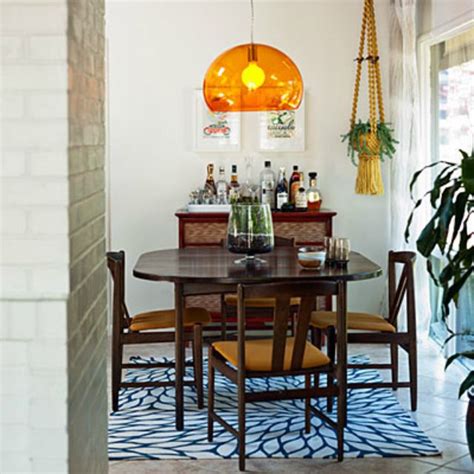 You can see a lot of decorations which mixed nicely and makes the entire decoration looks so. Top 5 Ways to Create a Boho Chic Home