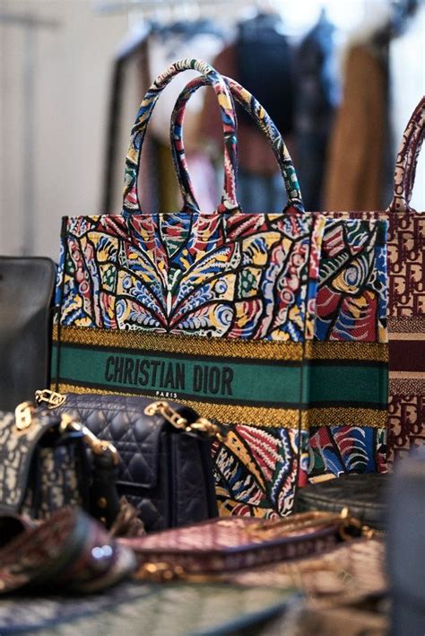 Dior official website | DIOR | Modern bag, Bags, Dior