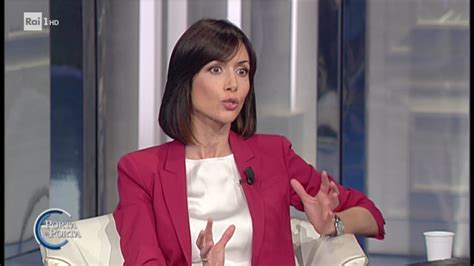 Dagli anni 50, quando la rai diffuse per la prima volte le immagini televisive dentro le case degli italiani, sono passati decenni e in questo periodo di tempo, dal punto di vista multimediale viviamo in un altro. RaiPlay - La diretta di Rai 1 in streaming live