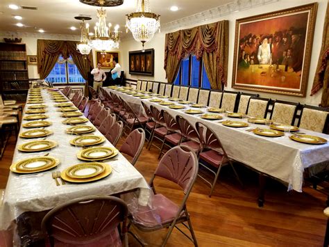 Is there anything i can bring for dinner? is always an some guests feel it's necessary, or expected, that they bring a gift with them. How to Host Shabbos Guests - Jewish Action