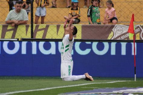 Confira como ficou a situação da Chapecoense na Série B após vitória