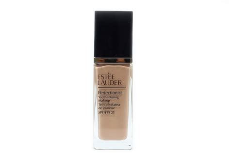 Trouvez les teintes de fond de teint pour chaque carnation de peau, ainsi que la finition et la couvrance que vous souhaitez, et un découvrez la gamme de fonds de teint estée lauder et profitez d'un maquillage parfait. Perfectionist, Estee Lauder : Mention Très Bien ! | kleo ...