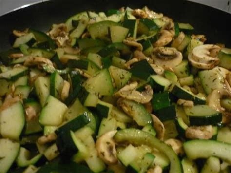 Poêlée de courgettes champignons et poulet Recette