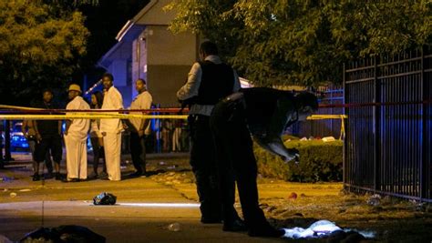 In Chicago July 4th Weekend Shootings 100 Wounded 14 Killed