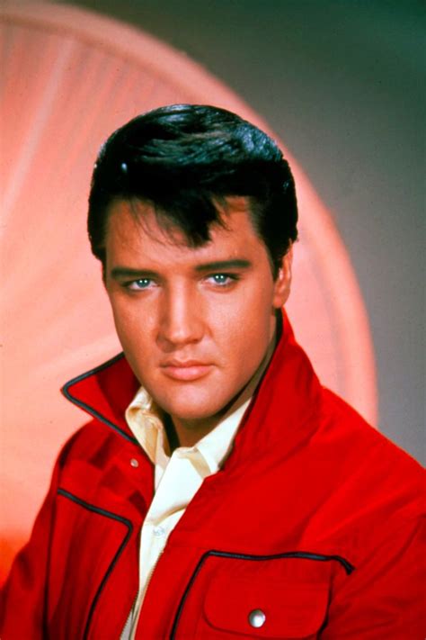 16 Iconic Photos Of Elvis Presley That Prove He Was The Ultimate Heartthrob Elvis Presley