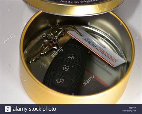 Faraday cage for car keys. How To Make A Faraday Cage For Car Keys