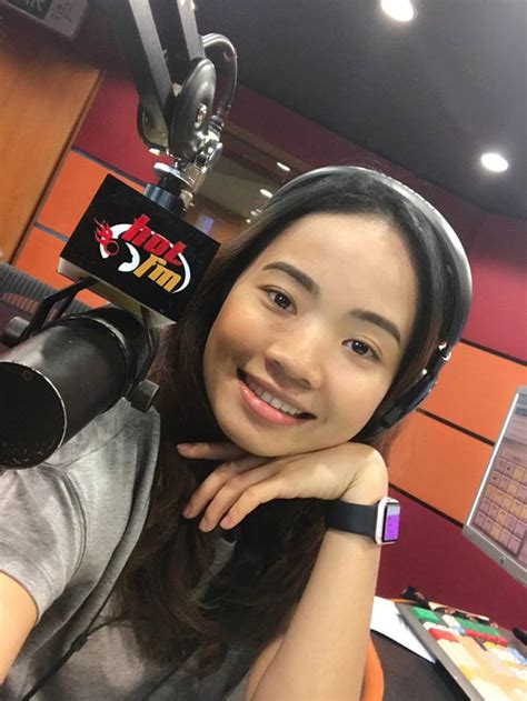 Hot fm is a malaysian radio station owned by synchrosound studio sdn bhd, a subsidiary of media prima. Zetty Hot FM Di Konti Radio | Azhan.co