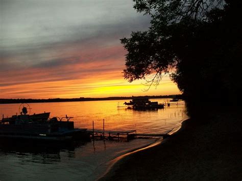 Escape for a swan lake weekend getaway of hiking, biking and exploring with your partner in a mountain cabin or book splendid isolation in secluded cabin rentals with unobstructed views. VacationRentals411.com: Pengilly, Minnesota: Private Swan ...