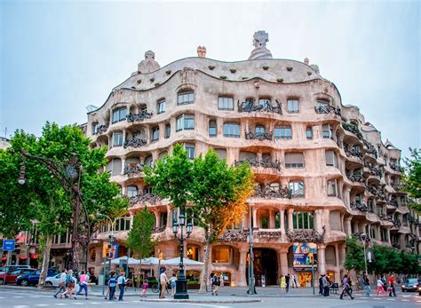 Casa milà ticket & audio guide tour. Top 10 Interesting Facts About Casa Milà