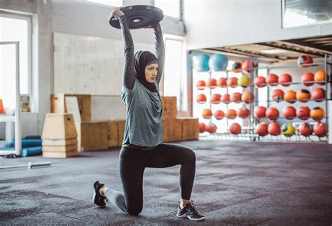 Does Lifting Weights Make Women Bulky The Myth That Wont Die Cnet