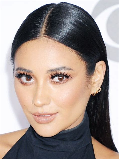 3 Ways To Do Statement Sleek Hair From The Peoples Choice Awards Via