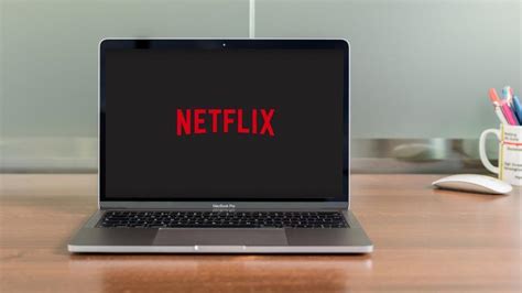 You can download select tv shows and movies to watch without an internet connection from the netflix app on your apple ios or android mobile devices and computers or tablets running windows 10. Jak pobierać filmy Netflix na komputerze Mac - Porady ...
