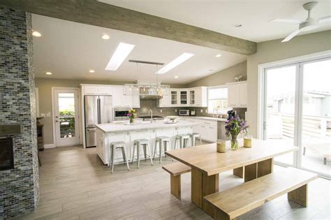There is a long boardwalk that extends much of the length of the zuma beach which is 2.7 miles (4.3 km.) long. Zuma Beach Home - A Blend of Traditional and Contemporary ...