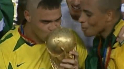 He wanted to look like ronaldo but didn't specify which one. Brazil's Ronaldo Finally Explains Ridiculous 2002 World ...
