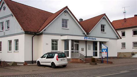 Von girokonto und finanzierung über geldanlage bis versicherungen: VR-Bank Nordrhön schließt Filiale in Großentaft ...