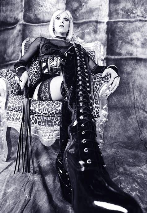 Full crit lulu.exe vs full ap lulu.exe. GALERIE | Drag Lady Lulu