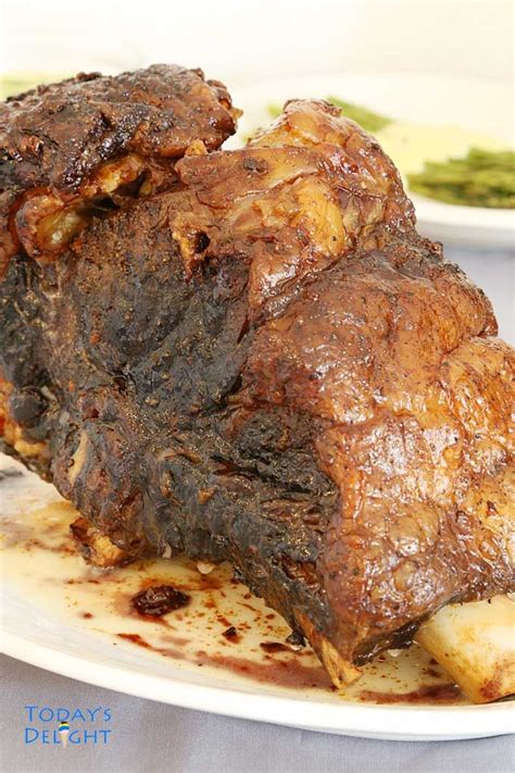 In many cases, slow cookers have two heat setting…low and high. This guide How to Slow Cook a Ribeye Roast in the Oven ...