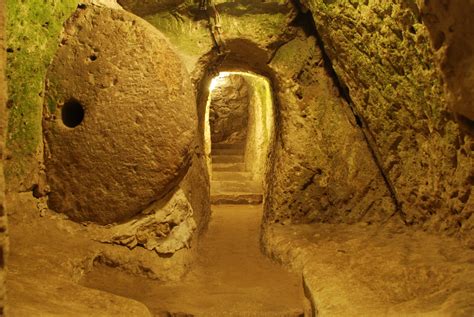 Eschaton: Ancient Tunnels