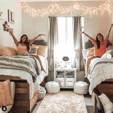 24 Photos Of Insanely Beautiful And Organized Dorm Rooms By Sophia Lee Girls Dorm Room Dorm