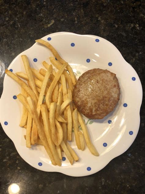 For frozen burgers, cook on 360 degrees fahrenheit for 18 minutes, flipping halfway over. Only 270 calories for a turkey burger and fries - I love ...