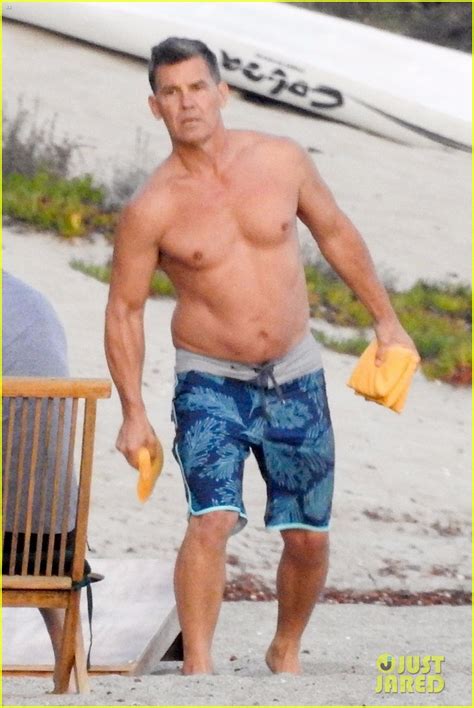 Full Sized Photo Of Josh Brolin Shirtless At The Beach Photo Hot Sex