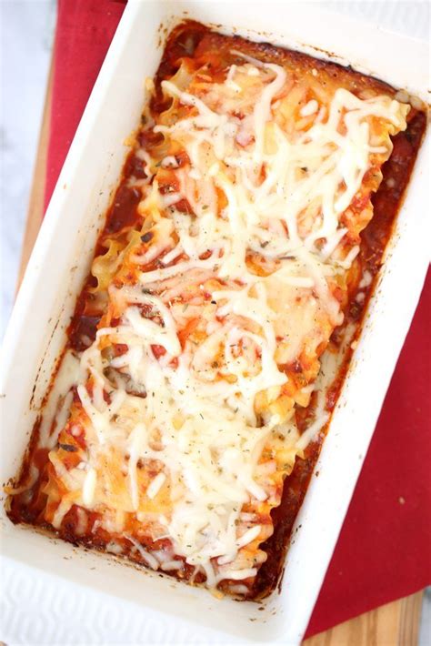 Easy Lasagna Roll Ups Recipe With Melted Mozzarella Cheese On Top
