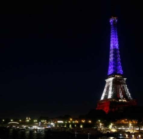 Errichtet wurde er für die weltausstellung, zur erinnerung an den 100. Anschläge: Eiffelturm in Paris nach Sicherheitsalarm ...