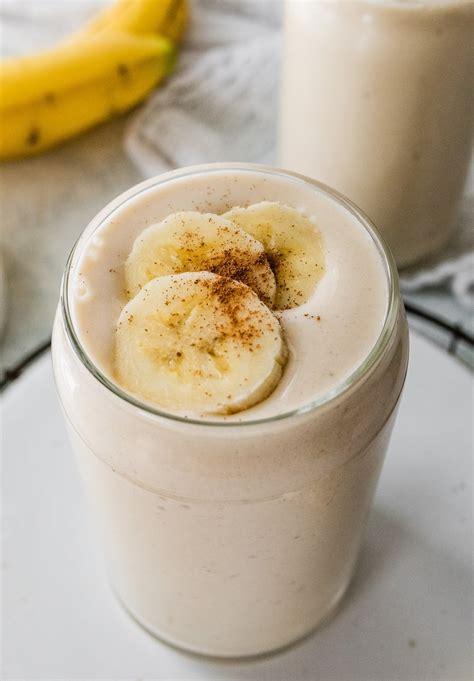 Easy Banana Smoothie (5 Ingredients) - The Daily Inserts