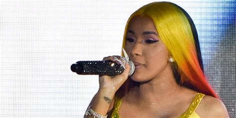 Cardi B Slams Fans Who Calls Relationship With Offset Mentally Abusive