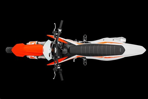 The ktm 250 sx is fitted with a mikuni tmx carburetor that for 2021 is matched with a new throttle assembly with roller actuation. 2019 KTM 350 SX-F and 250 SX-F First Ride Review
