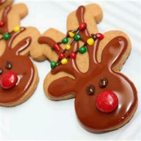 Decorate your favorite gingerbread cookie by flipping them upside down and end up with reindeers Pin by Sherry Scott Robinson on holidays | Pinterest