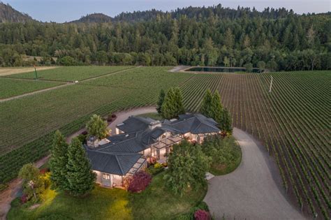 Photos Napa Valley Mansion Owned By Kansas City Chiefs Tycoon Gets 8