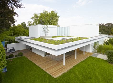 The Distinct And Simple Rooftop Garden Of House S Home Design Lover