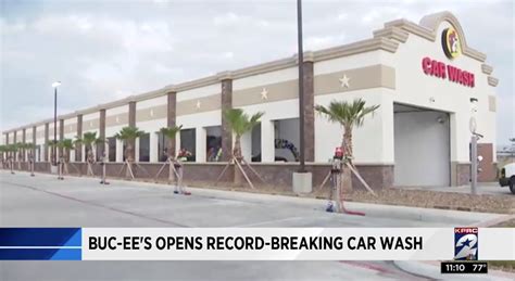 Buc Ees Holds Record For Worlds Longest Car Wash San Antonio San